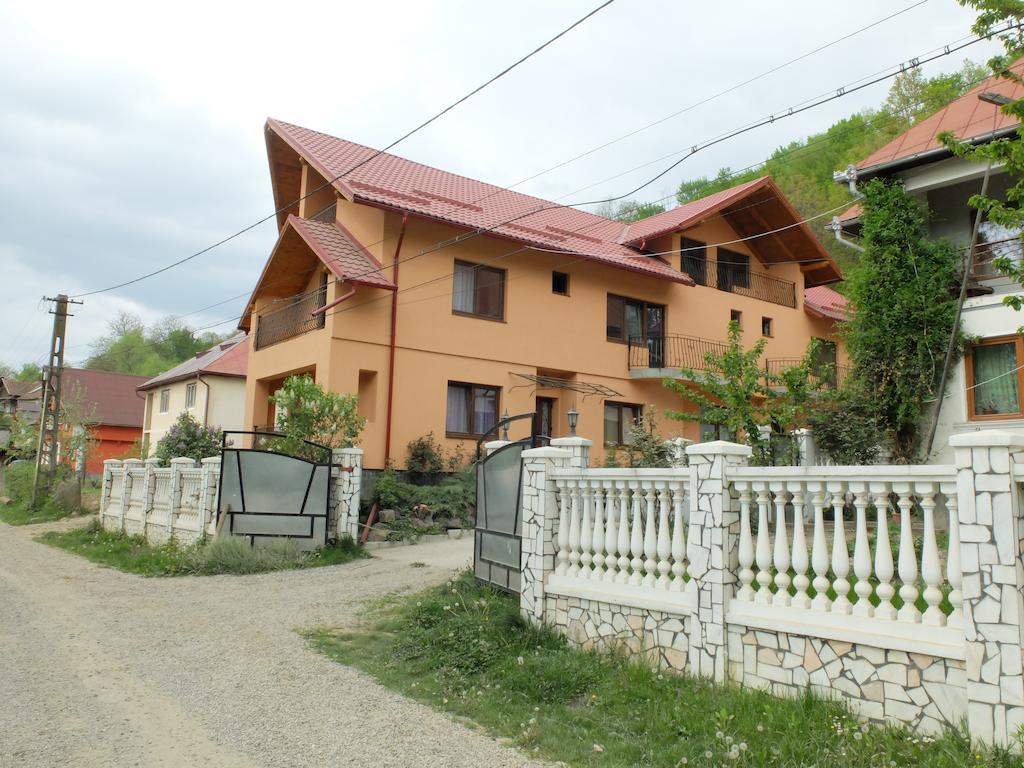 Dupa Apa La Razvan Sighetu Marmatiei Exterior photo